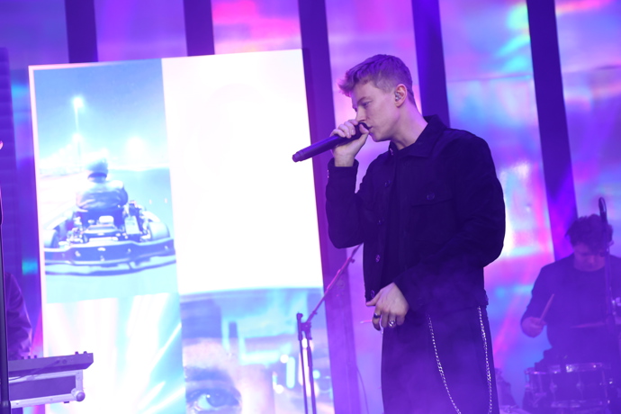 FOTO: Adam Mišík na podiu. – stránka 2