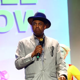 Herec Michael Winslow na Comic-Conu.