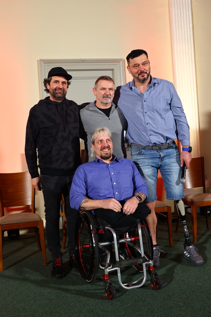 FOTO: Místo v brance ho tak fanoušci s největší pravděpodobností uslyší jako televizního spolukomentátora. – stránka 5