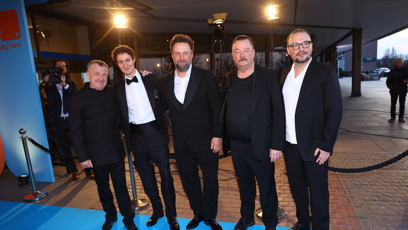 FOTO: Modrý koberec na Českém lvu se plní lidmi.