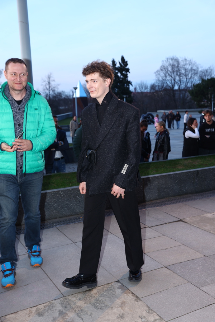 FOTO: Před narůstající slávou se rozhodl utéct z rušného hlavního města. – stránka 2