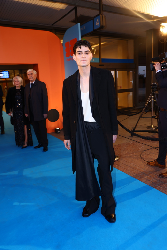 FOTO: Josef Trojan při příchodu na předávání ocenění Český lev. – stránka 6