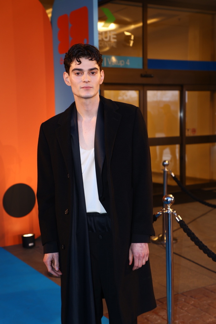 FOTO: Josef Trojan při příchodu na předávání ocenění Český lev. – stránka 4