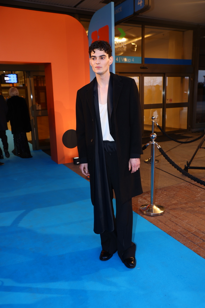 FOTO: Josef Trojan při příchodu na předávání ocenění Český lev. – stránka 3