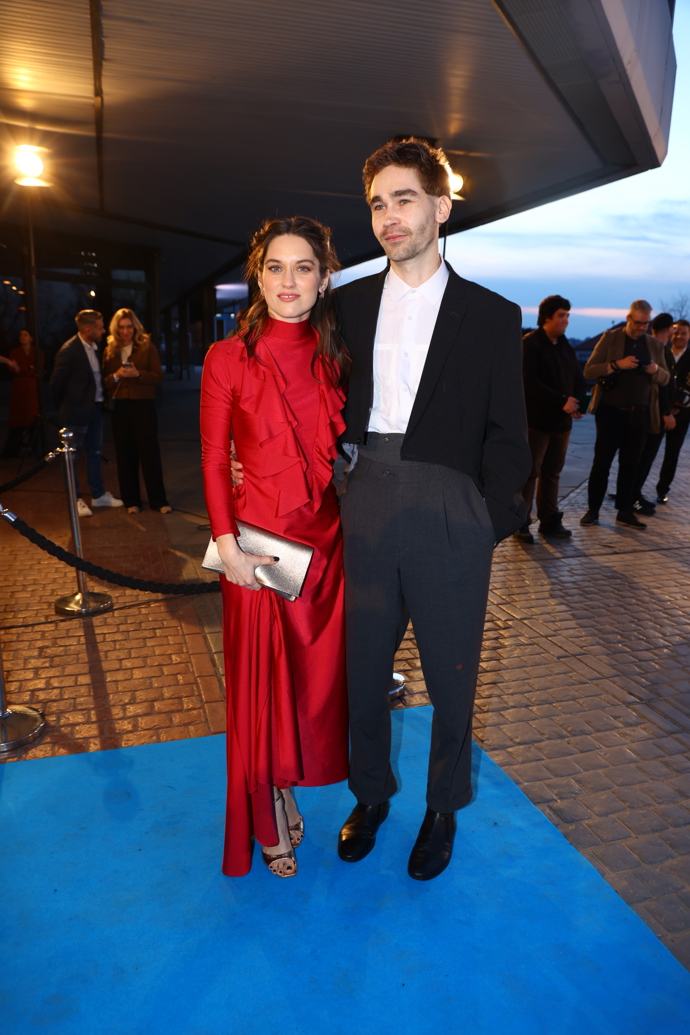 FOTO: V Kongresovém centru, kde se předávají sošky Českého lva, se to hemží hosty. – stránka 414