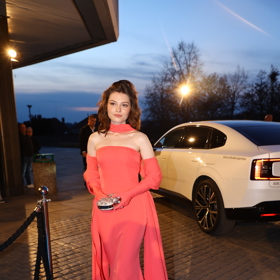 Sophia Šporclová v šatech od návrhářky Martiny Pipkové Loudové