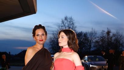 FOTO: Sophia Šporclová vzala maminku Báru Kodetovou na Českého lva.