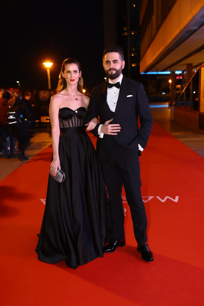 FOTO: Herečka Jana Bernášková po boku nového partnera. – stránka 11