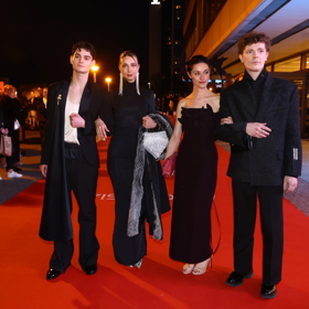 Své dny teď tráví těžkou manuální dřinou na stavbě.