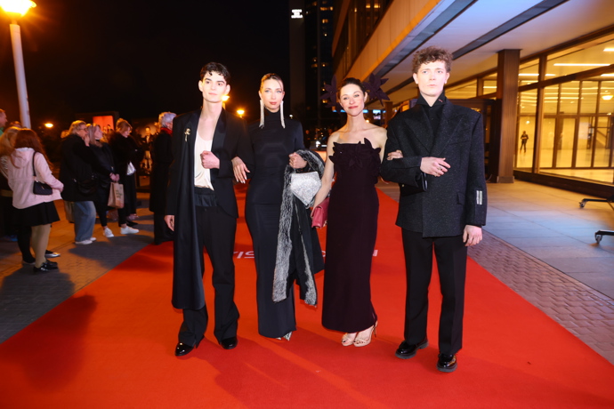 FOTO: Petr Uhlík a Josef Trojan po boku krásných žen.