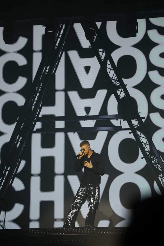 FOTO: Adam Mišík byl nepřehlédnutelný. – stránka 13