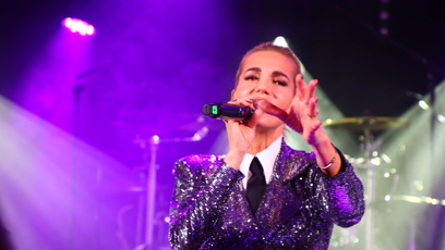 FOTO: Dara Rolins při vystoupení na Plese v Intru.