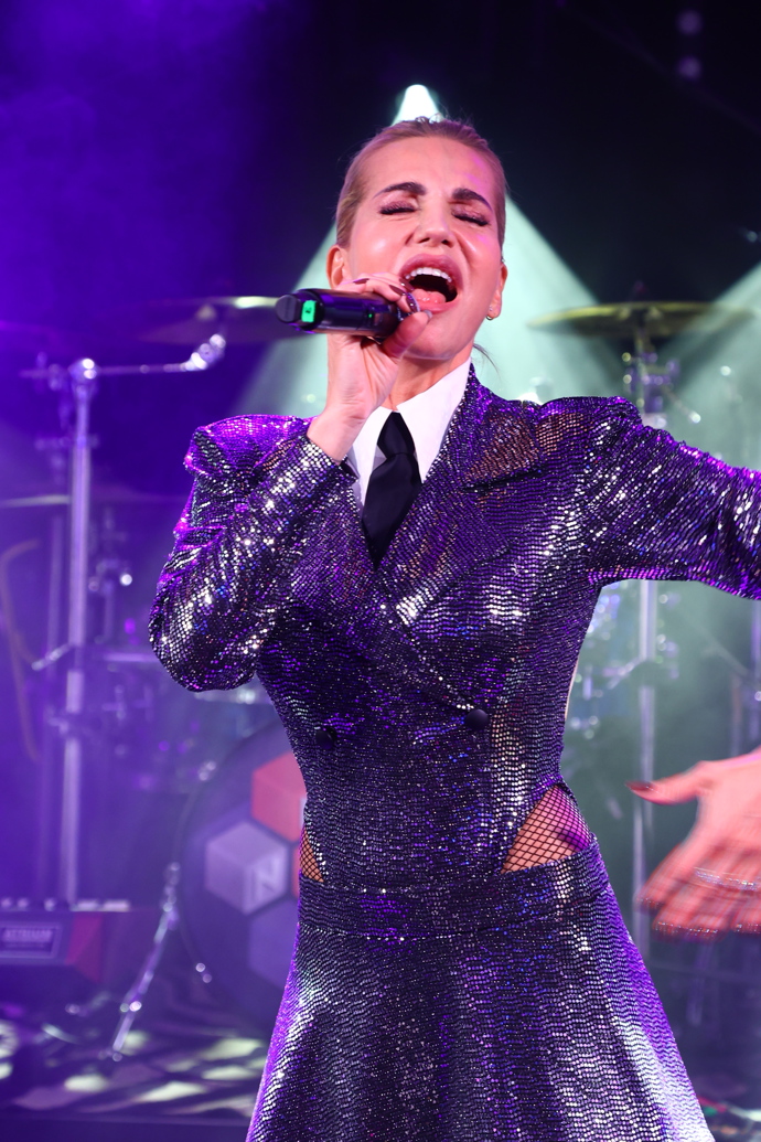 FOTO: Dara Rolins to na Plese v Intru pořádně rozjela. – stránka 11