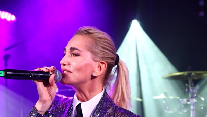 FOTO: Dara Rolins měla zajímavý look.