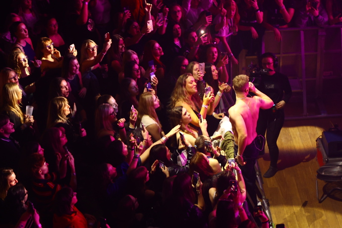 FOTO: Adam Mišík se toho nebál. – stránka 7