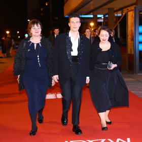 Daniel Krejčík dorazil na Českého lva po boku žen.