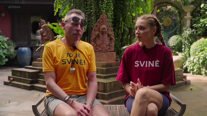 FOTO: Jejich výstižné trička baví všechny diváky. – stránka 6