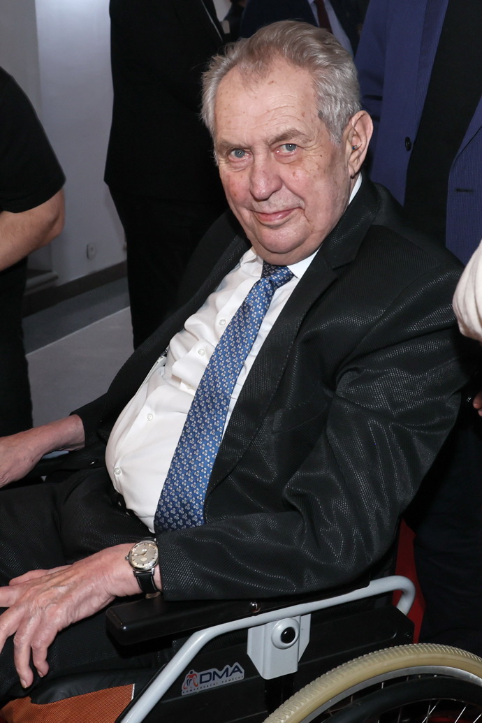 FOTO: Bývalý prezident Miloš Zeman. – stránka 6