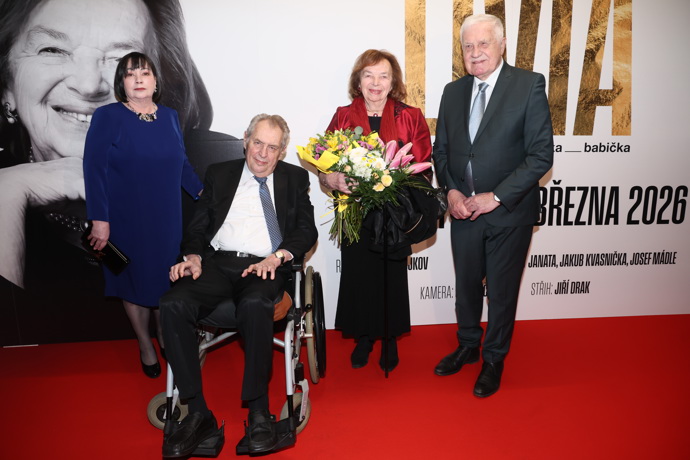 FOTO: Bývalý prezidenti se sešli na premiéře filmu Livia. – stránka 2
