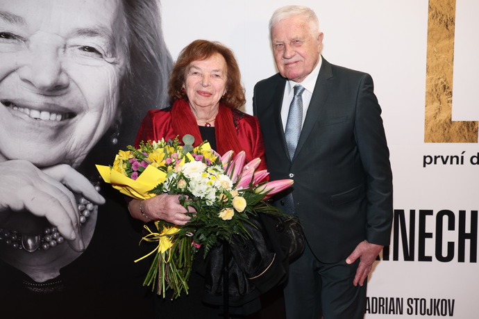 FOTO: Václav Klaus je manželce Livii oporou. – stránka 3