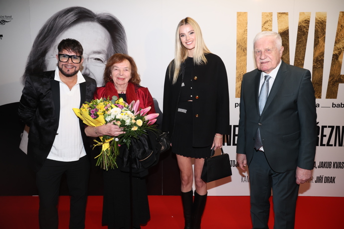 FOTO: Krystyna Pyszková vypadala nádherně. – stránka 20