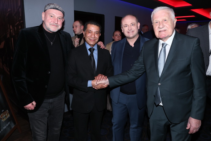 FOTO: Miloš Zeman na slavnostní premiéře filmu Livia. – stránka 1