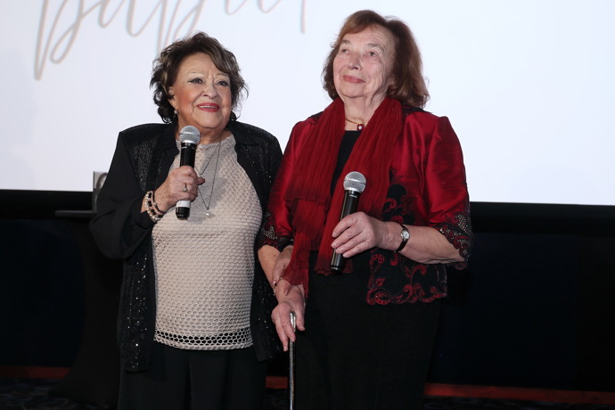 FOTO: Jiřina Bohdalová s Livií Klausovou. – stránka 16