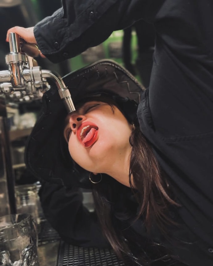 FOTO: Své diváky si zaručeně najde i italský krvavý horor Ještěr v kůži ženy.