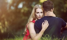 Pokuste se se svým partnerem krizi ve vztahu řešit. Často vám pomůže dobrá komunikace i pochopení. 