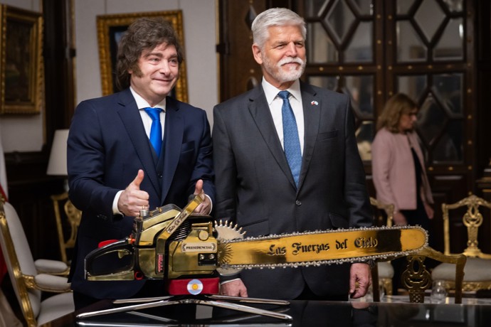 FOTO: Prezident Petr Pavel s argentinským protějškem Javierem Milei. – stránka 51