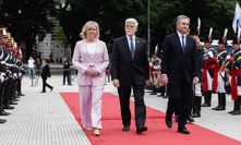 Petr Pavel s manželkou odcestoval na oficiální návštěvu Argentiny.