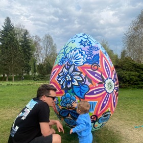 Julian Záhorovský se snoubenkou Terezkou a se synem.