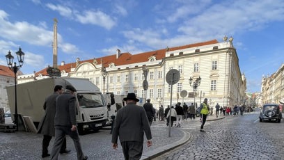 FOTO: Kolemjdoucí mohli na place obdivovat zaparkované veterány.
