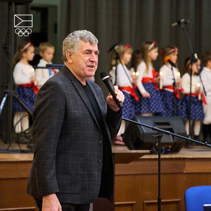 FOTO: Imrich Bugár byl šampionem a mistrem světa v hodu diskem. – stránka 54