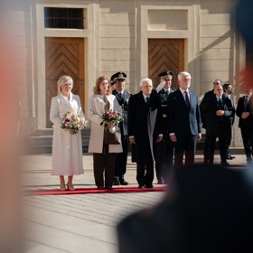 Prezident Petr Pavel s první dámou přivítalina Hradě italského prezidenta Sergio Mattarella s jeho dcerou.