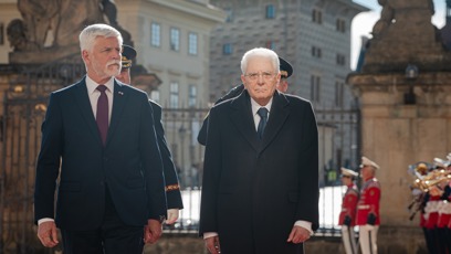 FOTO: Prezident Petr Pavel s první dámou přivítalina Hradě italského prezidenta Sergio Mattarella s jeho ženou.
