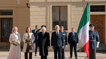FOTO: Prezident Petr Pavel s první dámou přivítalina Hradě italského prezidenta Sergio Mattarella s jeho dcerou.