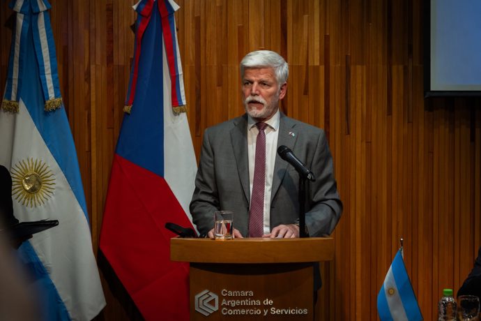 FOTO: Petr Pavel s manželkou odcestoval na oficiální návštěvu Argentiny. – stránka 8