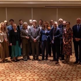 Petr Pavel s manželkou odcestoval na oficiální návštěvu Argentiny.