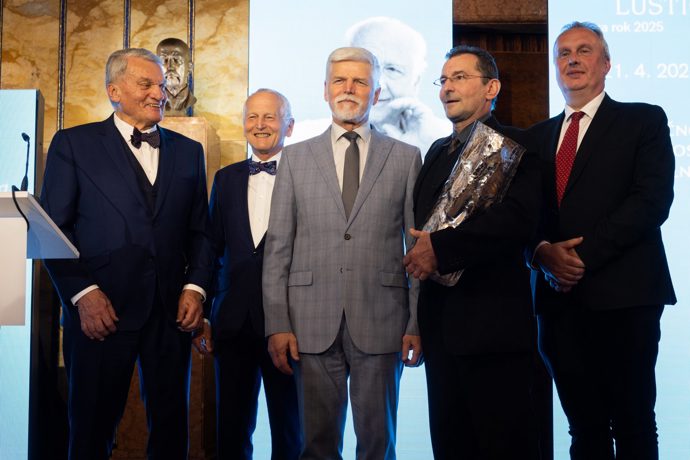 FOTO: Ondřej Vetchý byl oceněn za odvahu, statečnost a lidskost. – stránka 3