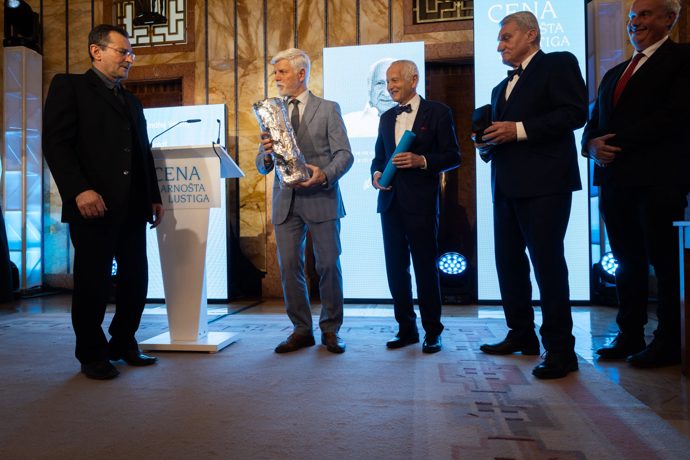 FOTO: Ondřej Vetchý s prezidentem Petrem Pavlem. – stránka 2