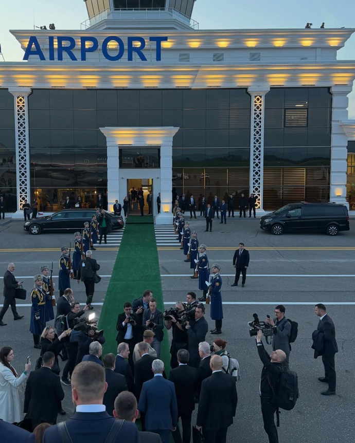 FOTO: Česká delegace ve střední Asii. – stránka 19