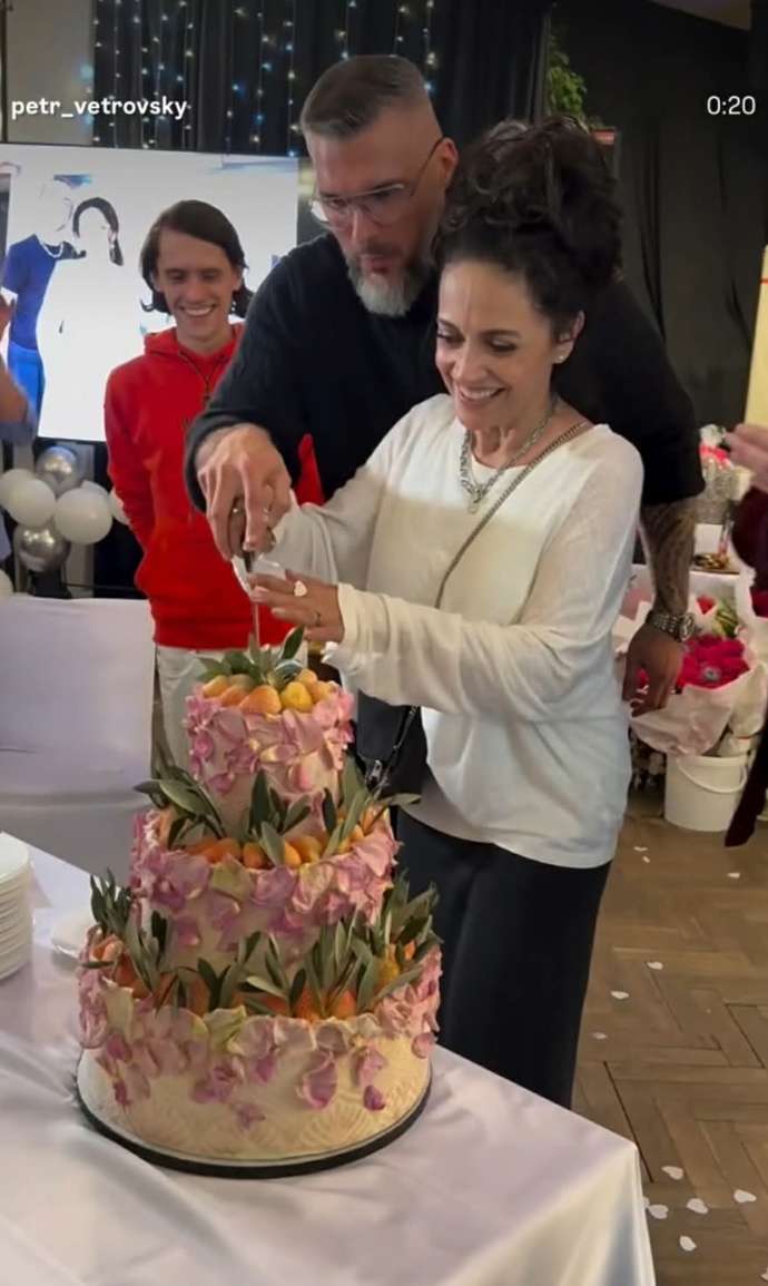 FOTO: Dort pro Lucii Bílou a Radka Filipi vytvořil Josef Maršálek. – stránka 4