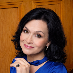 Jak by jí to slušelo jako černovlásce? 