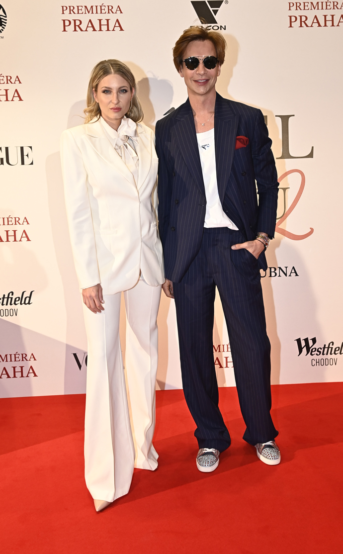 FOTO: Návrhář Jakub Poner na premiéře Ďábel nosí Pradu 2. – stránka 53