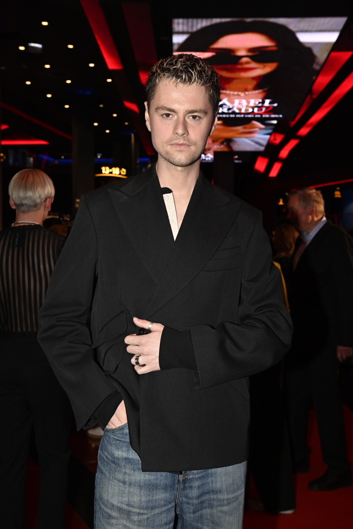 FOTO: Návrhář Jan Černý na premiéře Ďábel nosí Pradu 2. – stránka 4