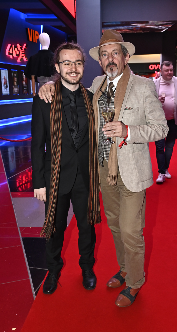 FOTO: Otakar Brousek mladší na premiéře Ďábel nosí Pradu 2. – stránka 23