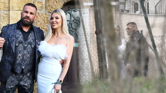 FOTO: Lela Ceterová spatřena u Vémolandu. – stránka 1