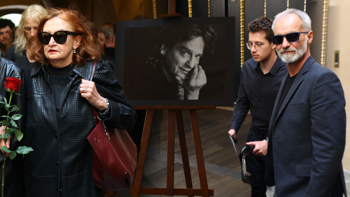 FOTO: Pohřeb Jana Potměšila. – stránka 9