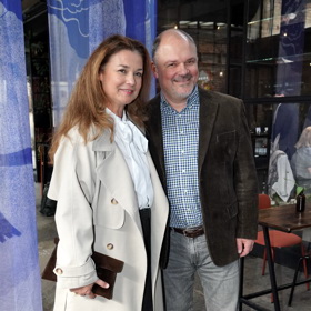 Martina Preissová se po boku manžela Martina Preisse blýskla v kombinaci ležérnosti a nenucené elegance.